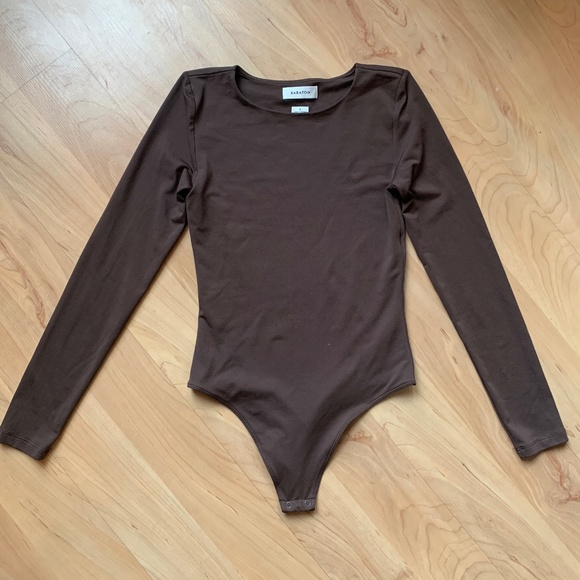 Aritzia Tops - Aritzia Contour Crew Longsleeve Bodysuit